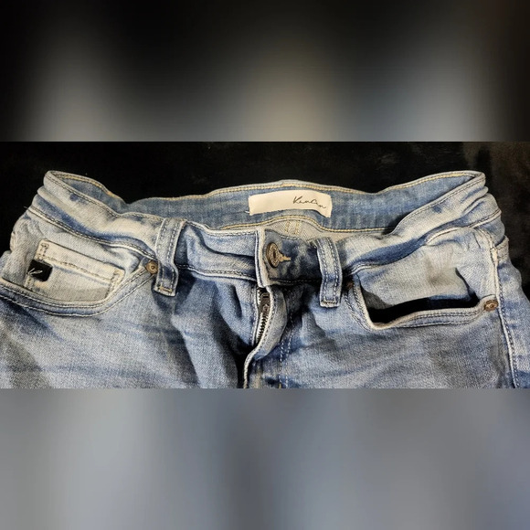 KanCan - Distressed, Frayed Ankle Jeans - Size 7/27 - Light Wash - Picture 5 of 11